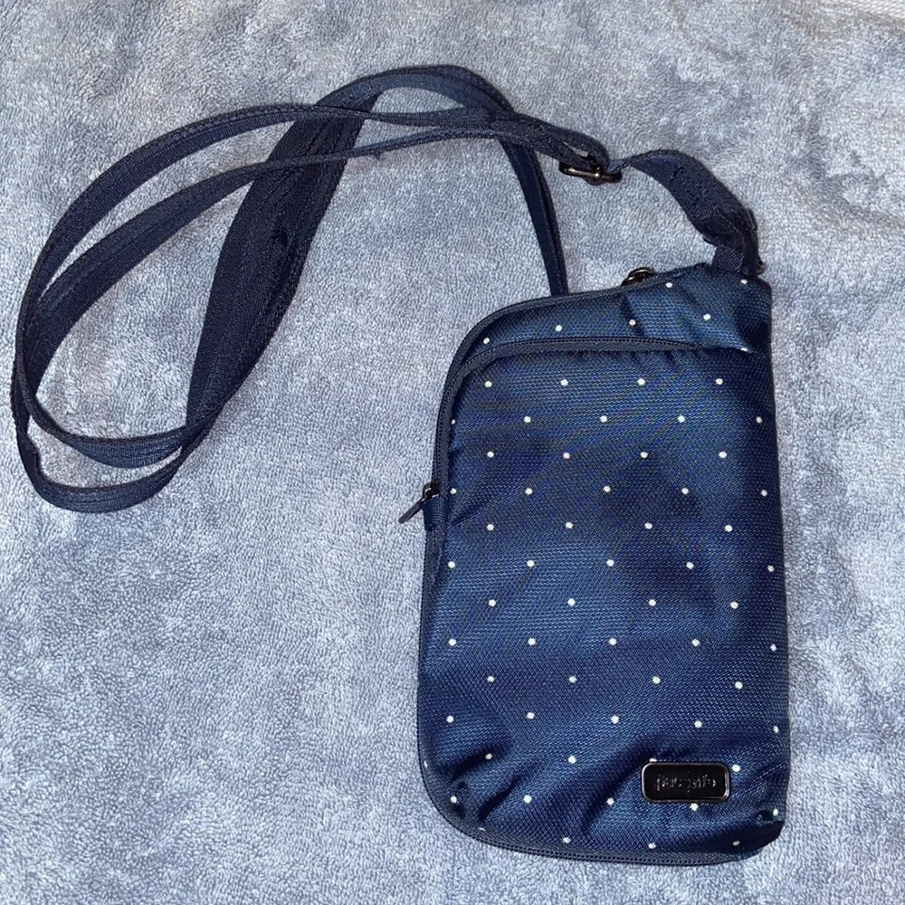 Nwot Pacsafe mini crossbody travel pouch, RFID safe_2